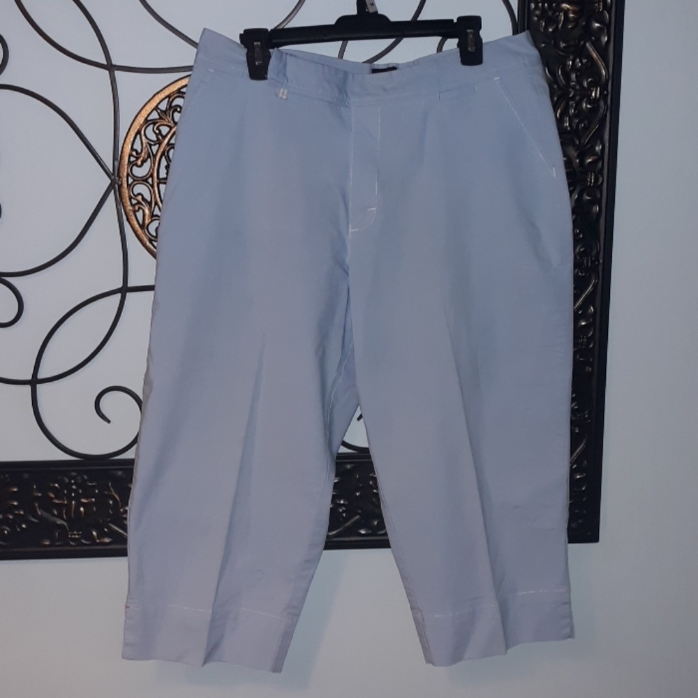 NWOT, 16M Rvtd/Lee lght bl Capris